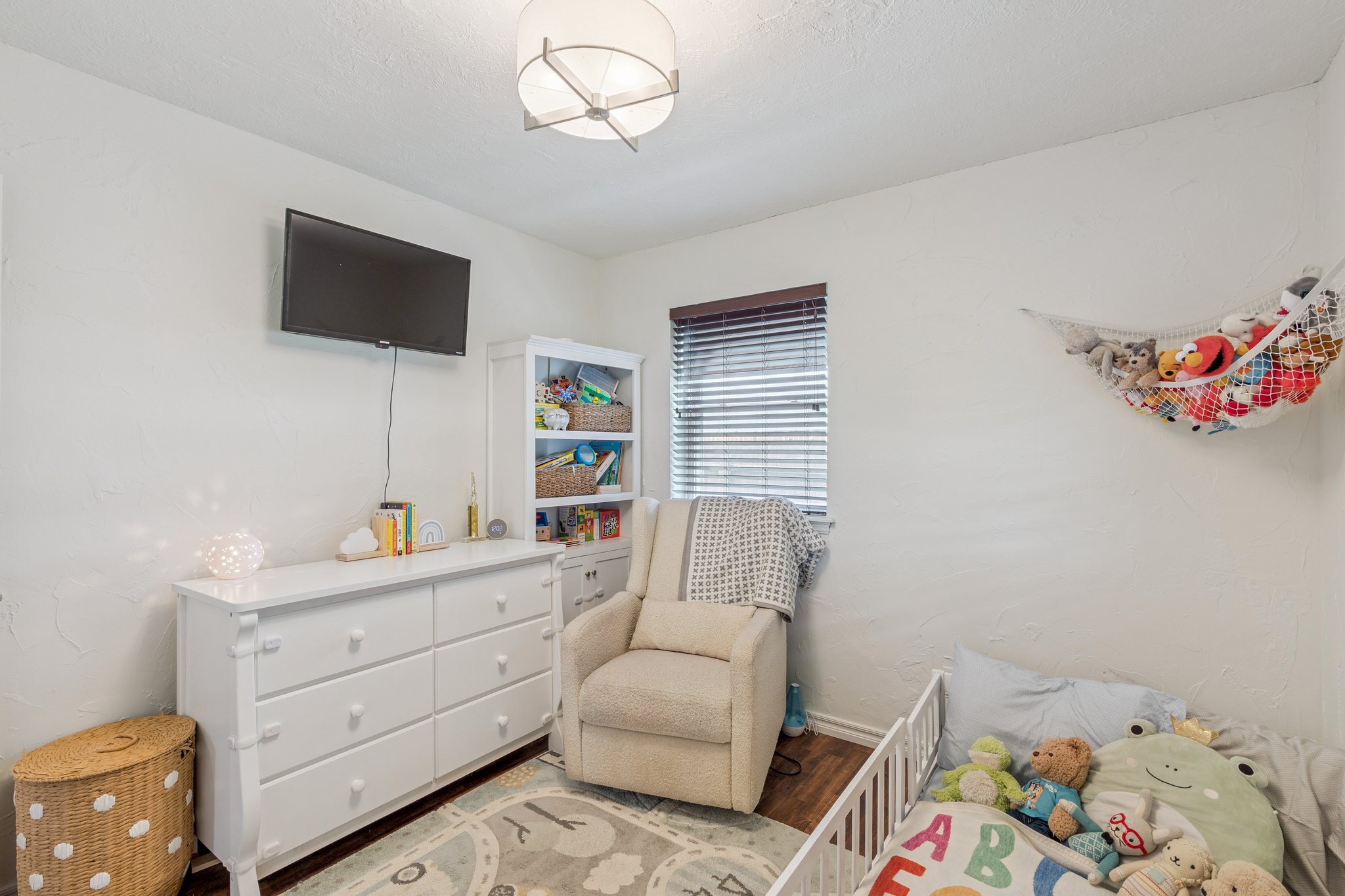 623 E 27th St_031.jpg