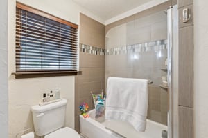 623 E 27th St_026.jpg