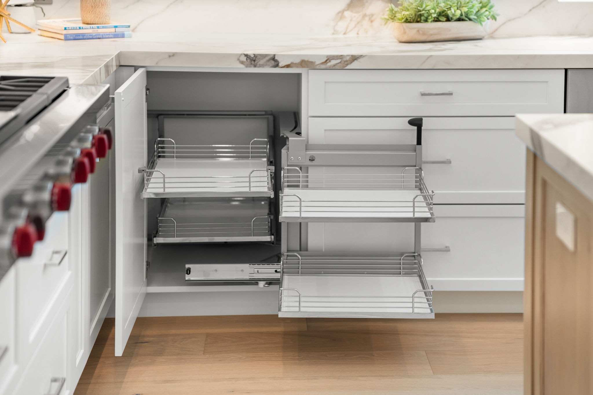 Pullout end drawers
