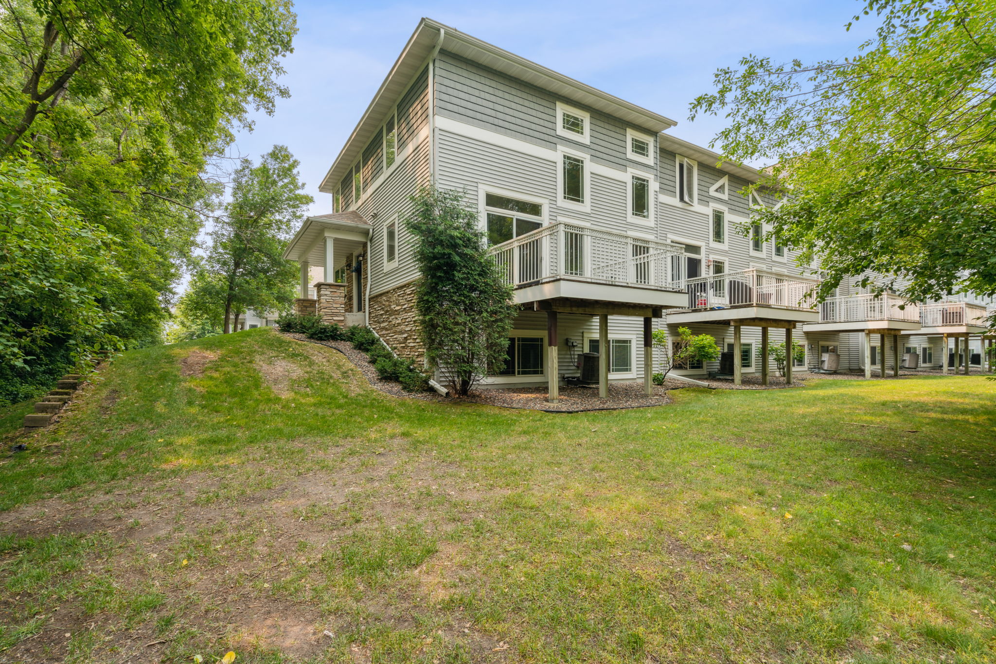 28_Exterior