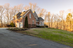 6231 Windcrest Dr-3