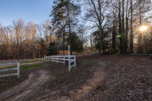 6231 Windcrest Dr-59