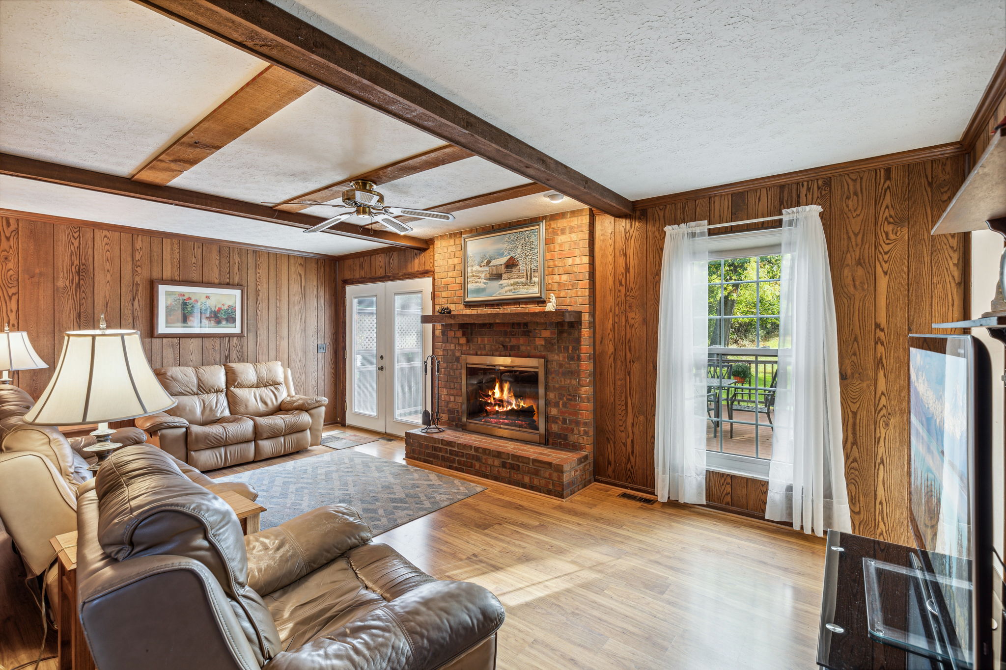 13_Interior