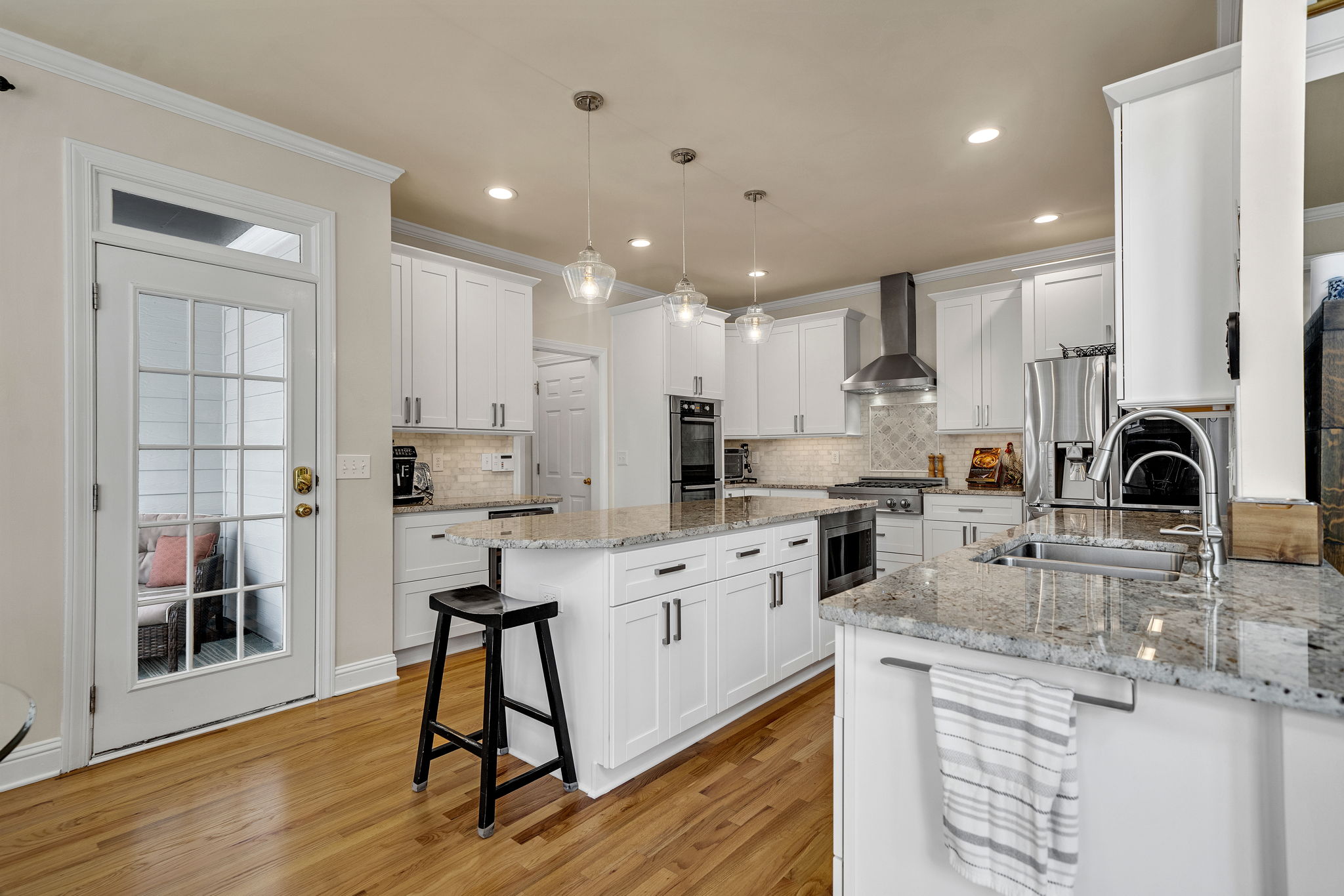 Beautifly renovated kitchen checks all your boxes!