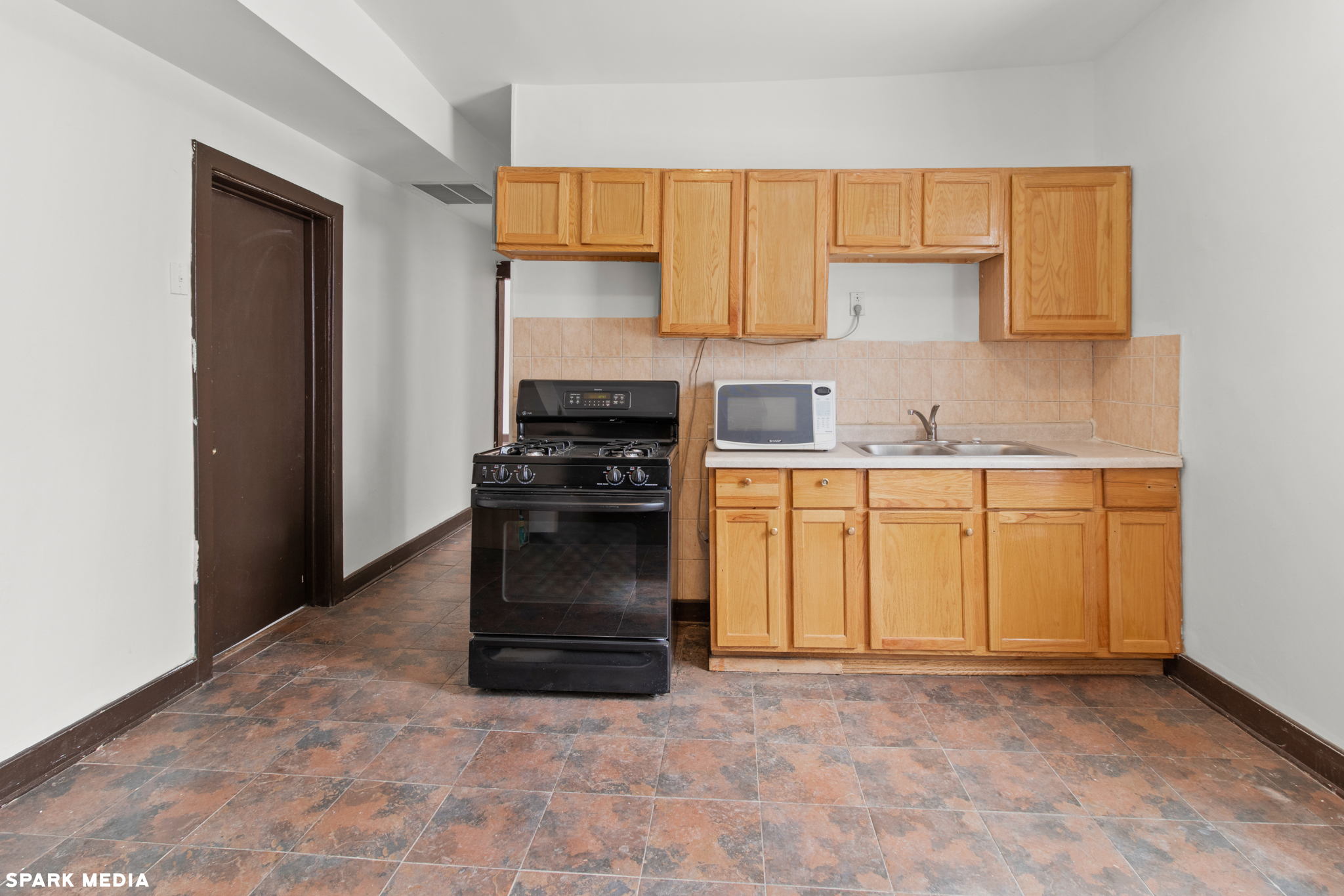 624 N Monticello Ave, Chicago, IL 60624, USA Photo 5