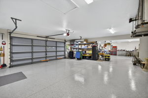 Garage 1 of 4