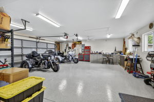 Garage 3 of 4