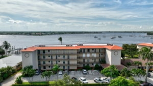  Photo 0