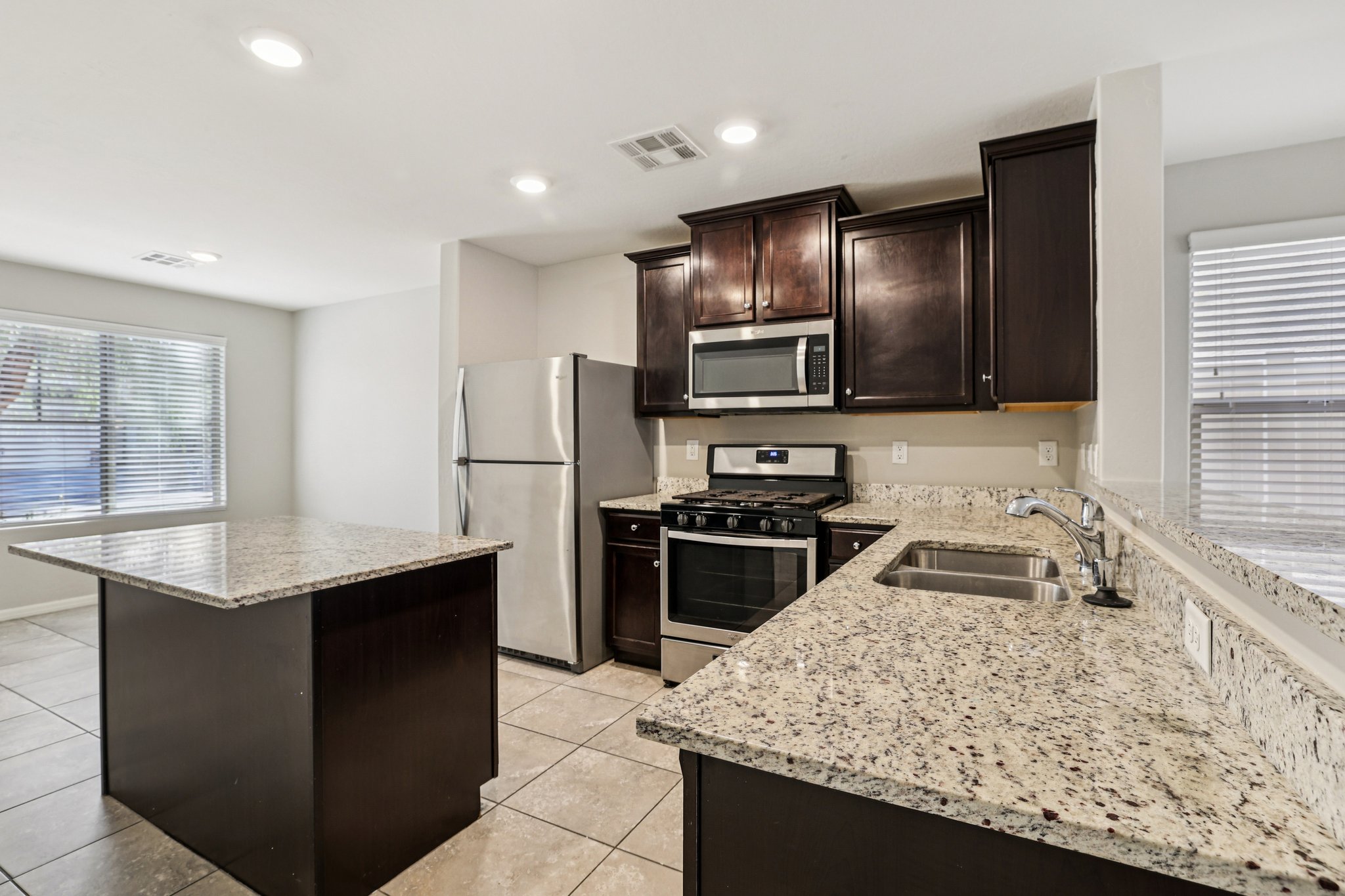 Clackamas Ct-S2810-011.jpg