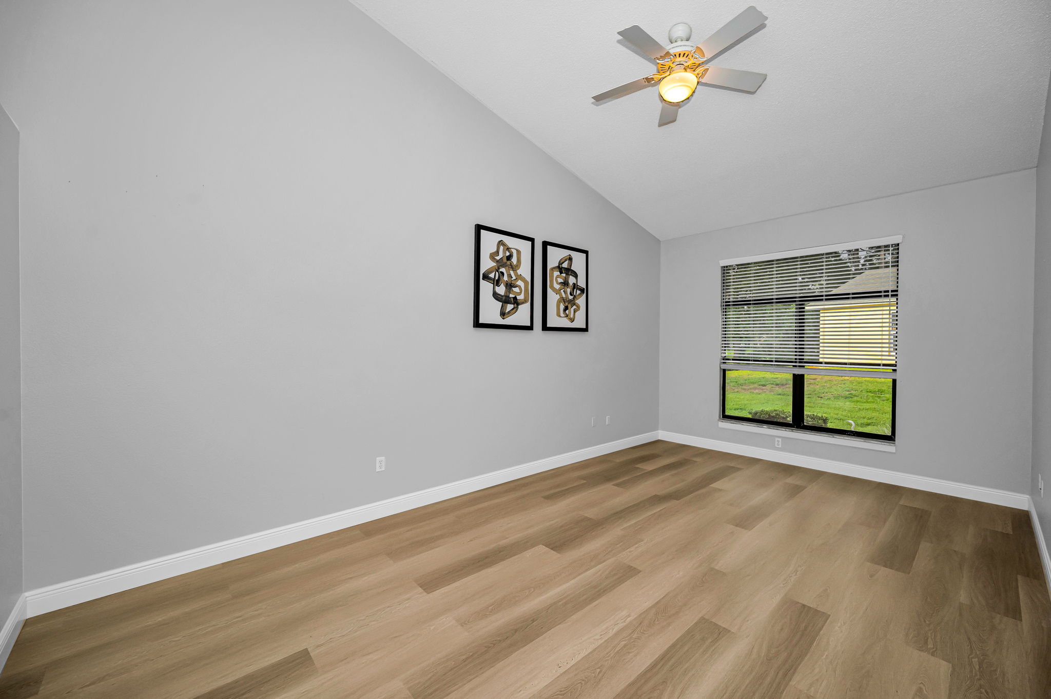 Primary Bedroom1a