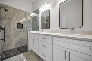 Primary Bathroom1c