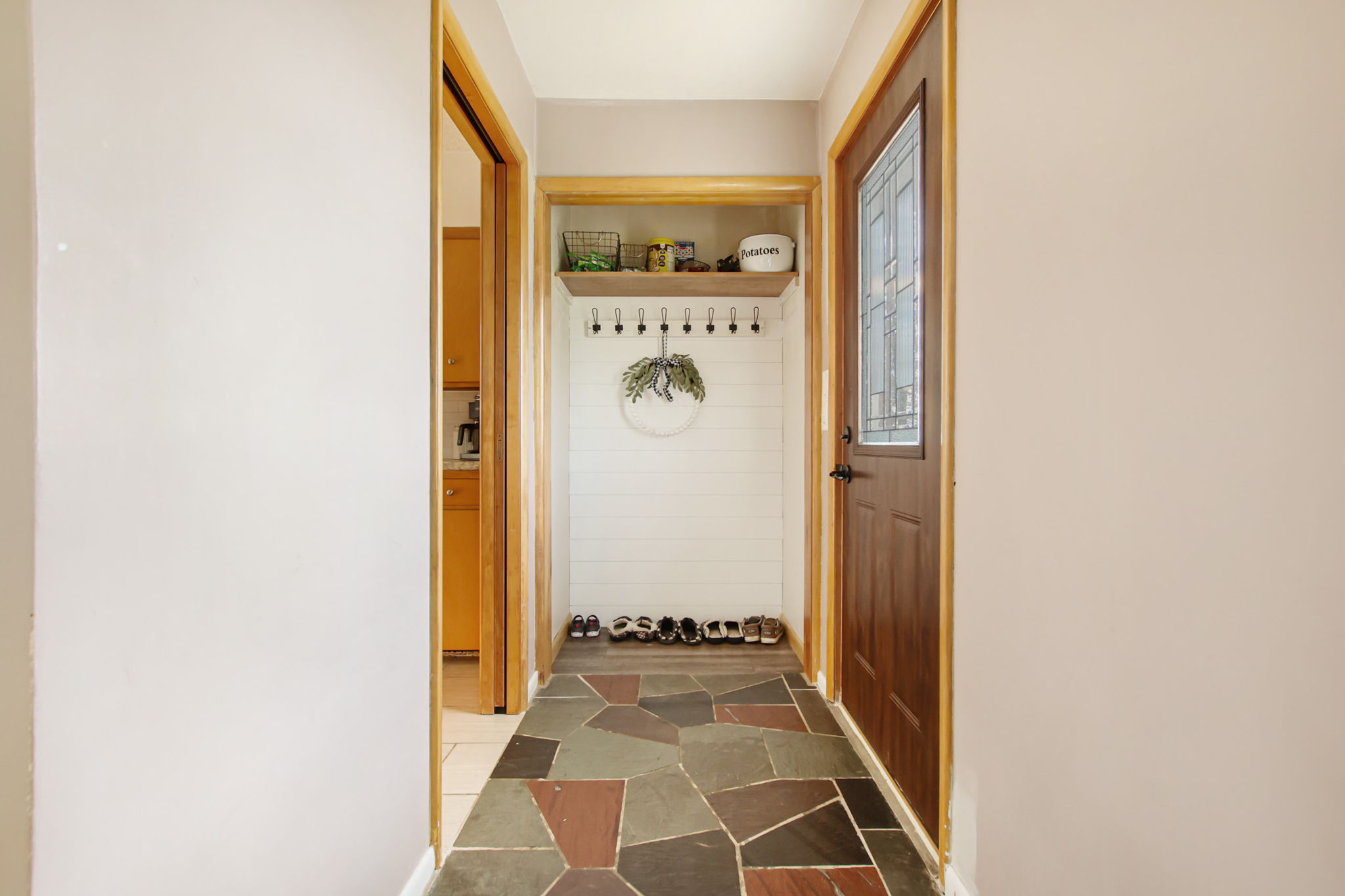 Photo 8