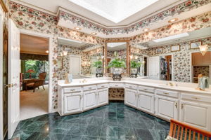 28-Master Bath-FULL