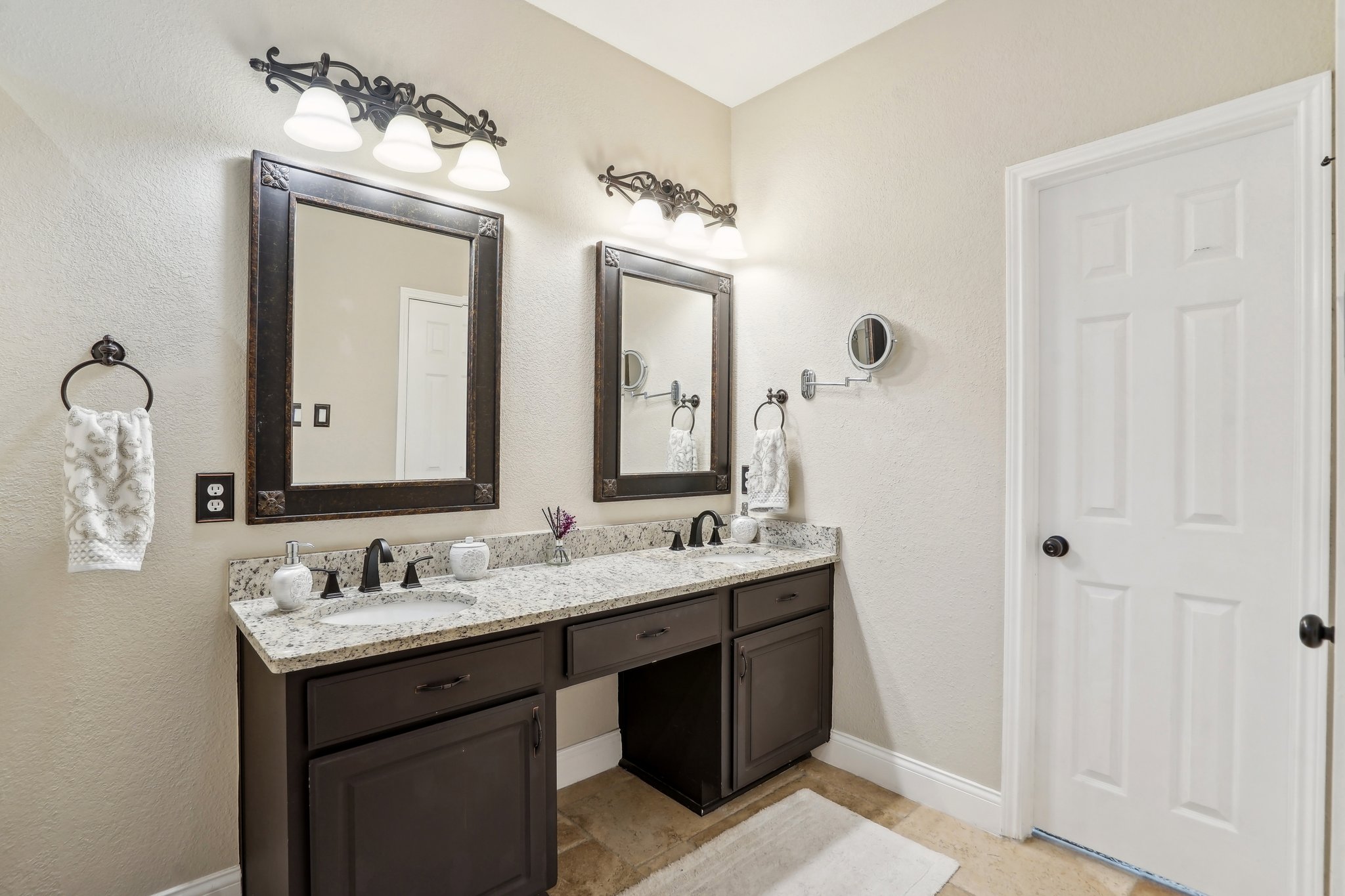 White Pine Dr-027.jpg