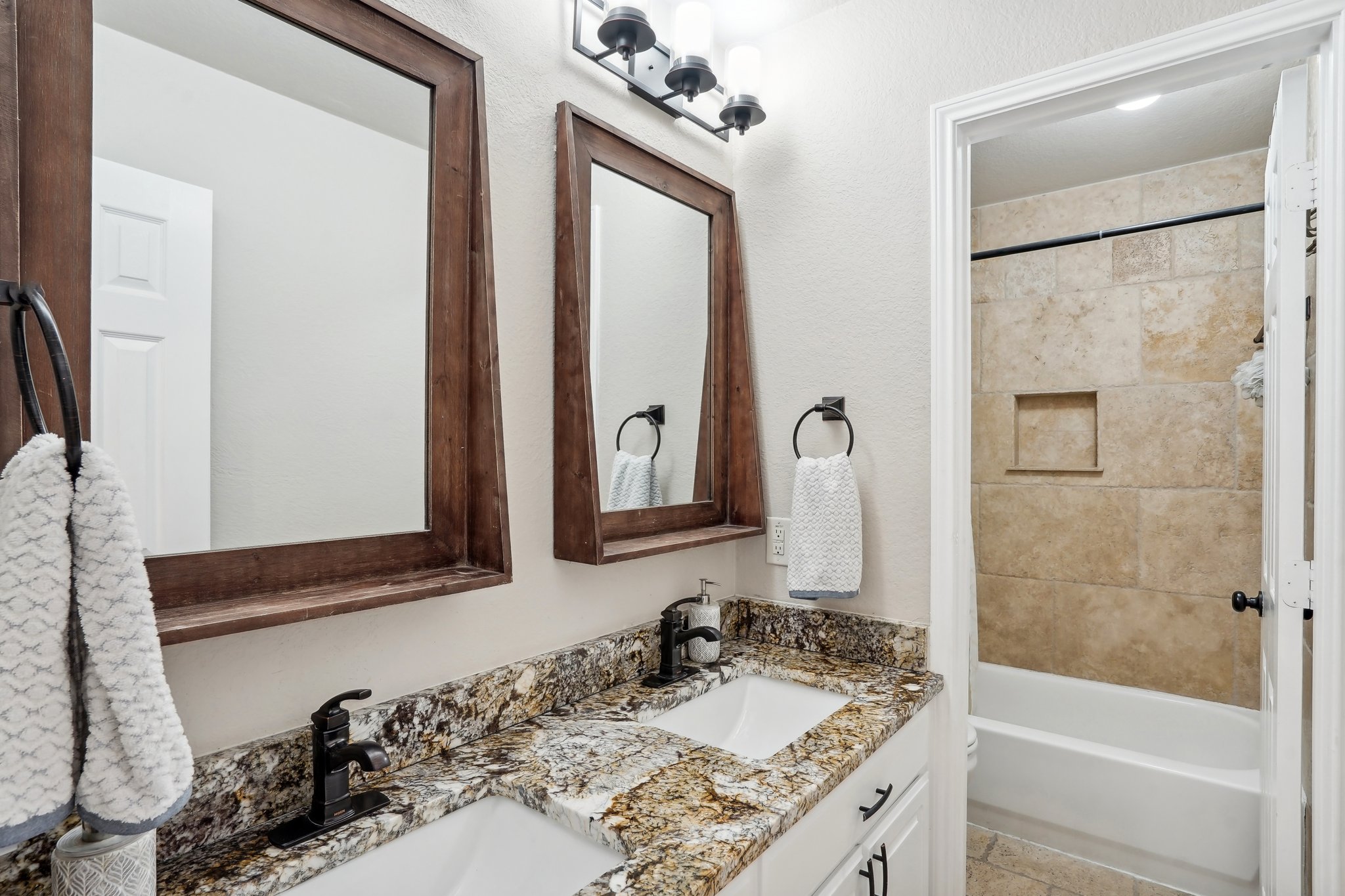 White Pine Dr-042.jpg