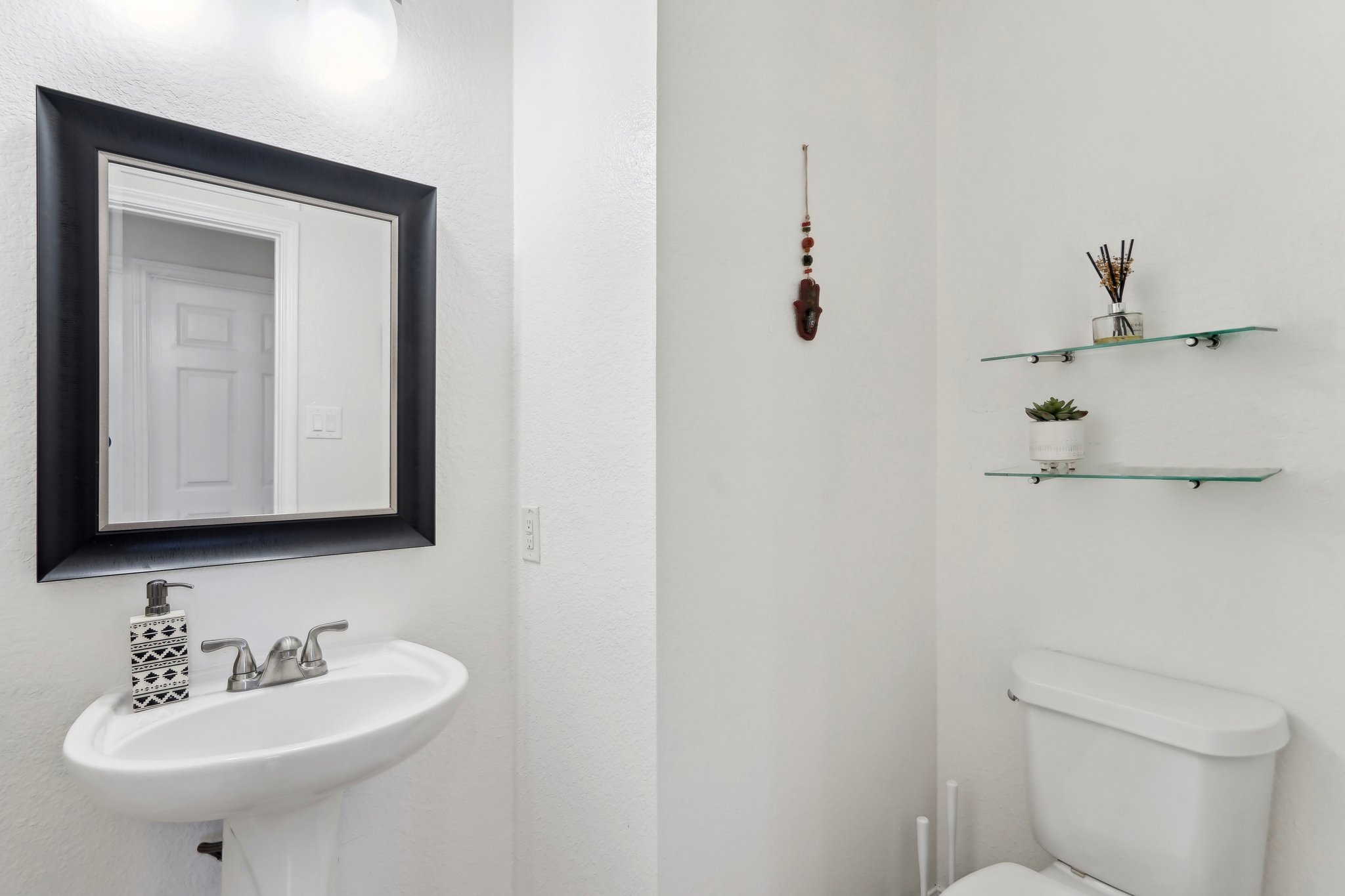 White Pine Dr-035r.jpg
