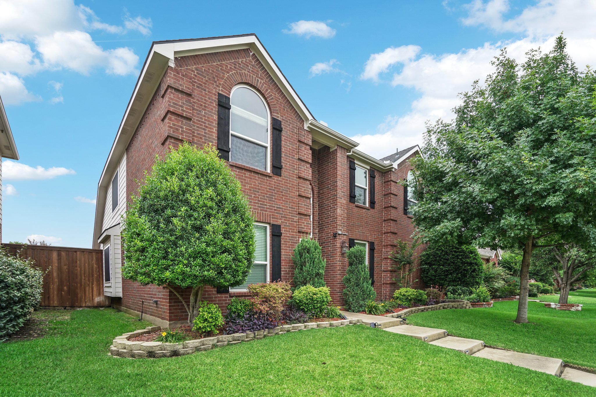 White Pine Dr-002.jpg