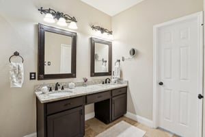 White Pine Dr-027.jpg