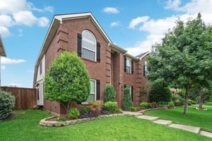 White Pine Dr-002.jpg