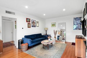 6245 Woodman Avenue 202-8.jpg