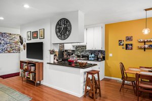 6245 Woodman Avenue 202-19.jpg