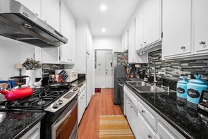 6245 Woodman Avenue 202-21.jpg