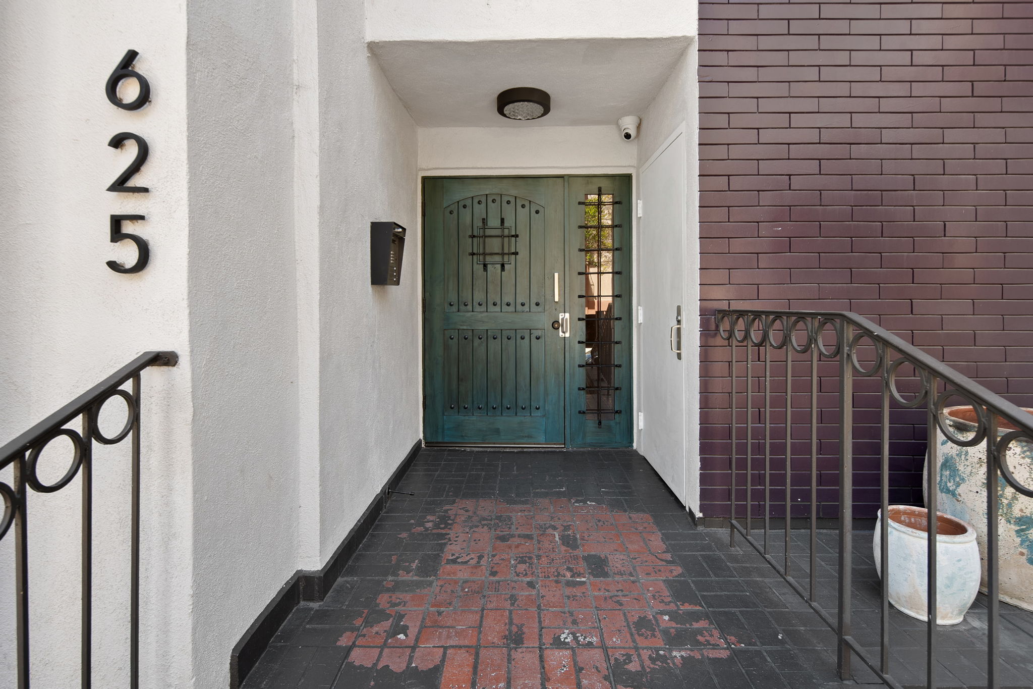 625 N Flores Street 205-5