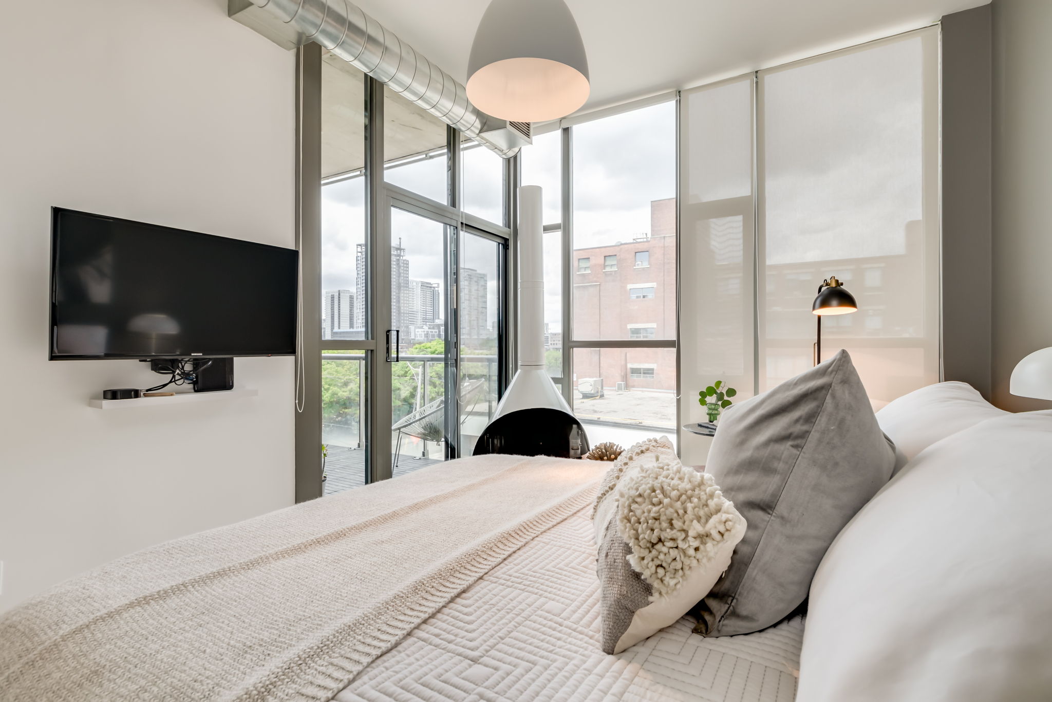 Toronto property showcase — delivered property photograph 33