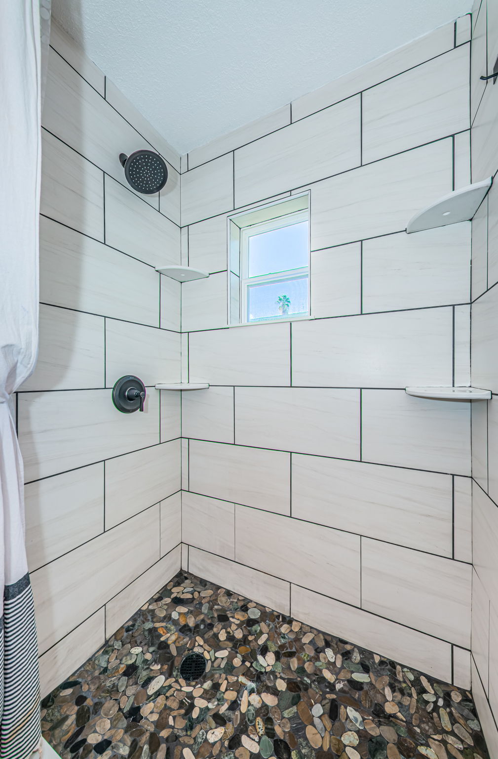 Primary Bathroom 1b