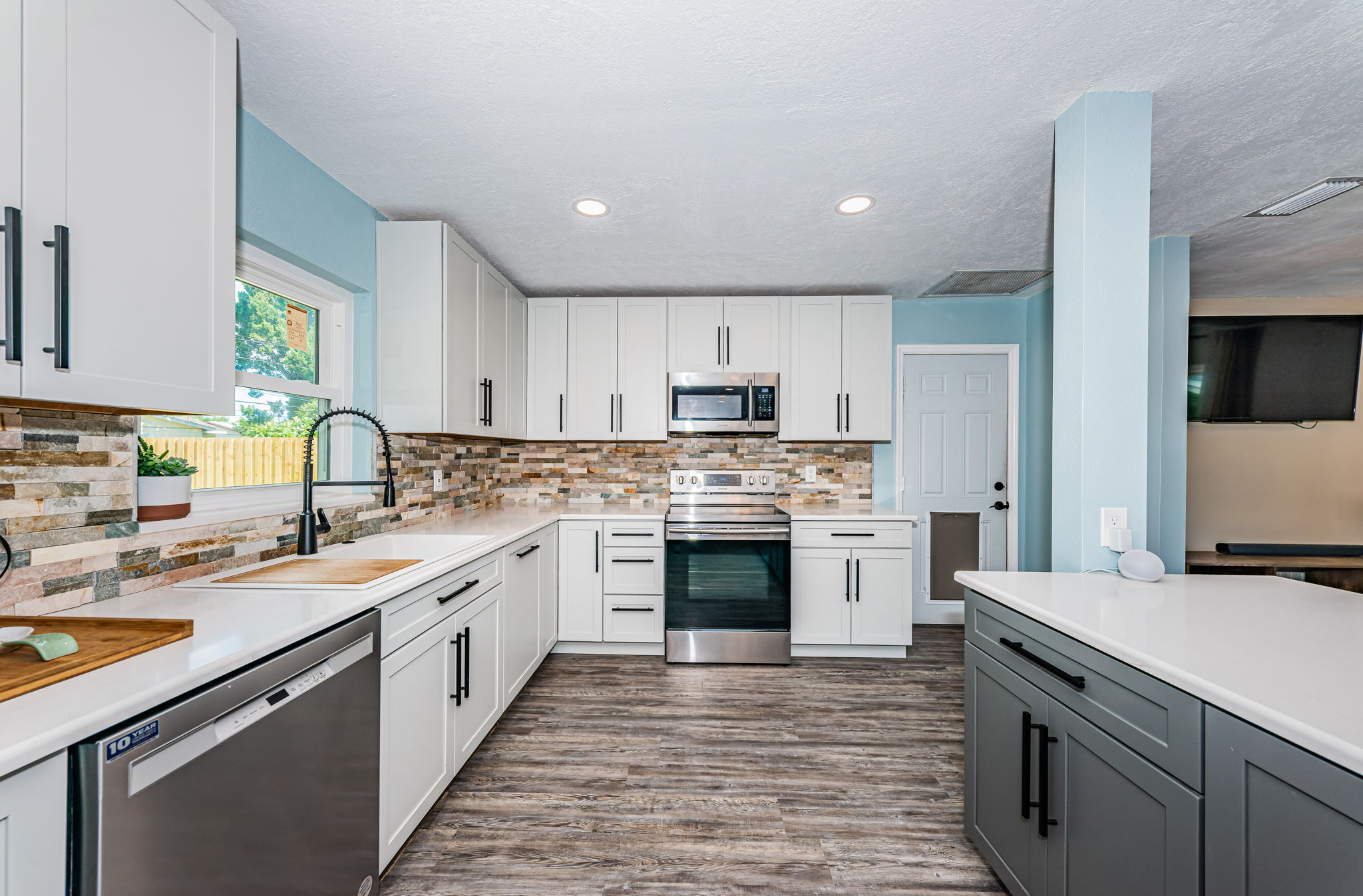 Kitchen 2-2