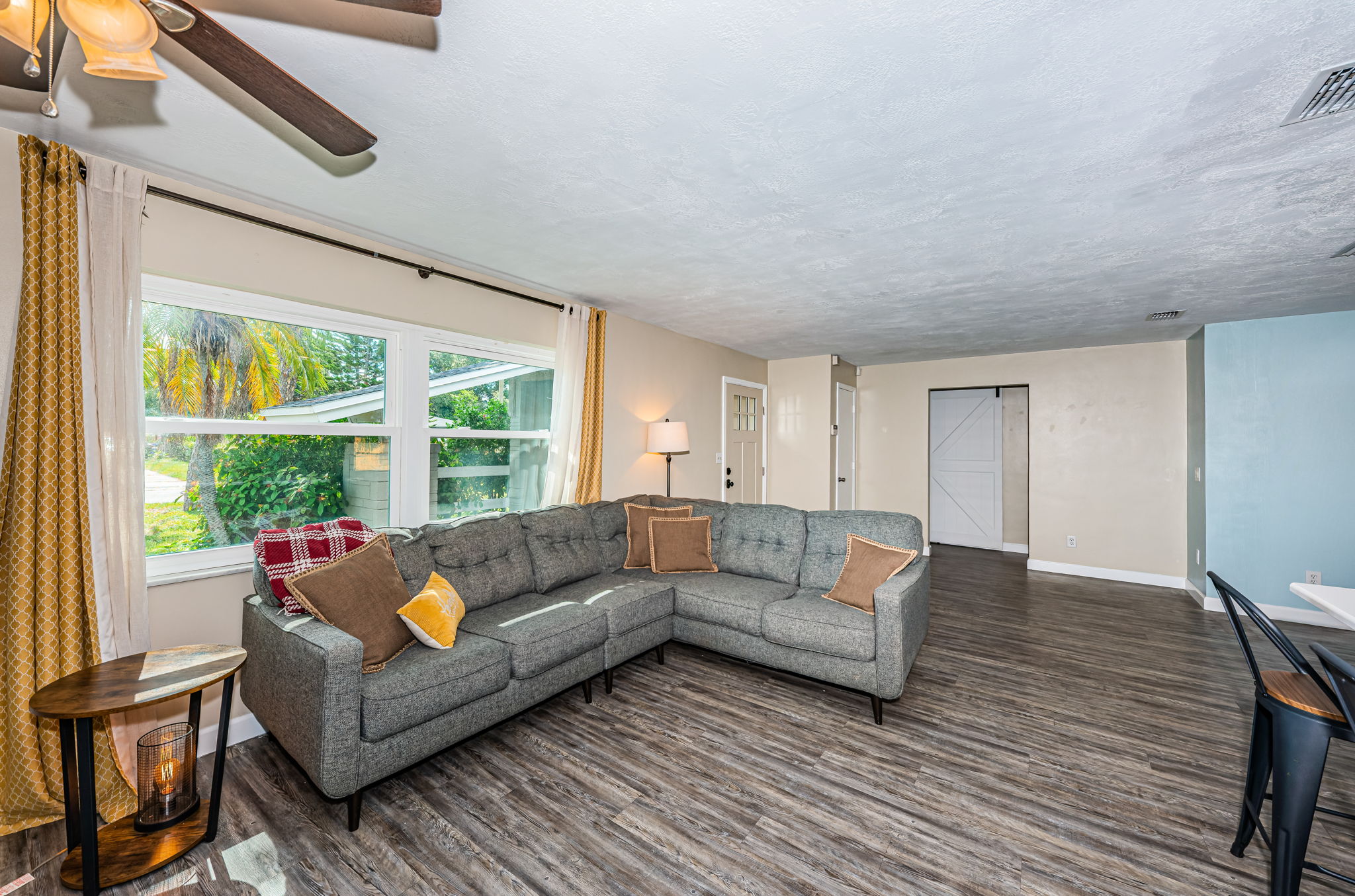 Living Room 4