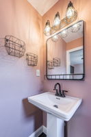Primary Bathroom 1c