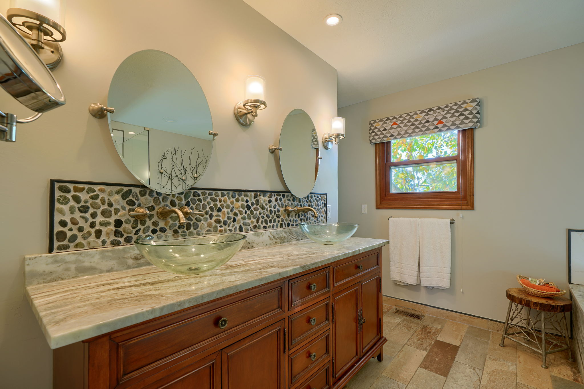 6255 Spinnaker Dr (43)
