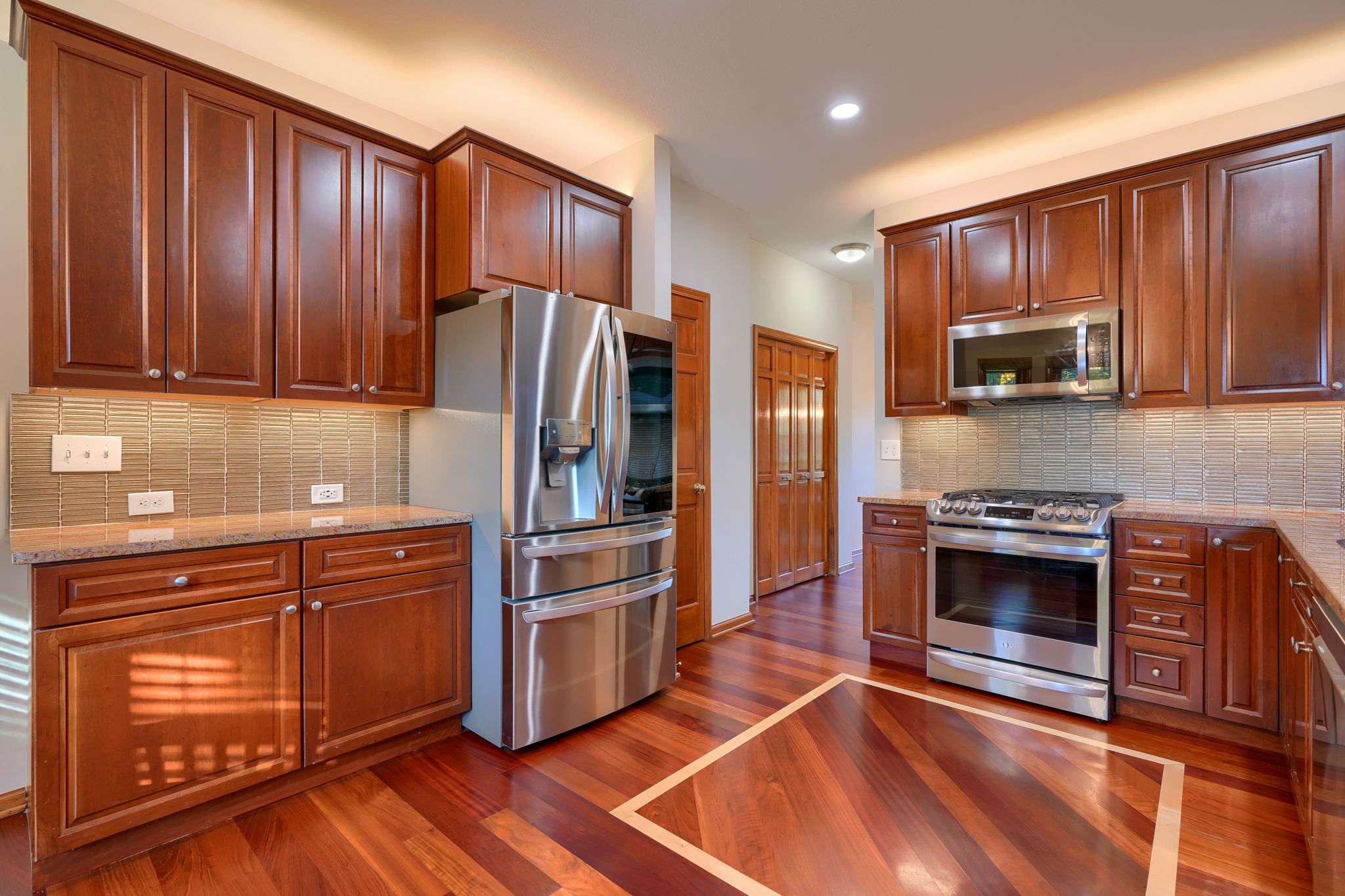 6255 Spinnaker Dr (51)