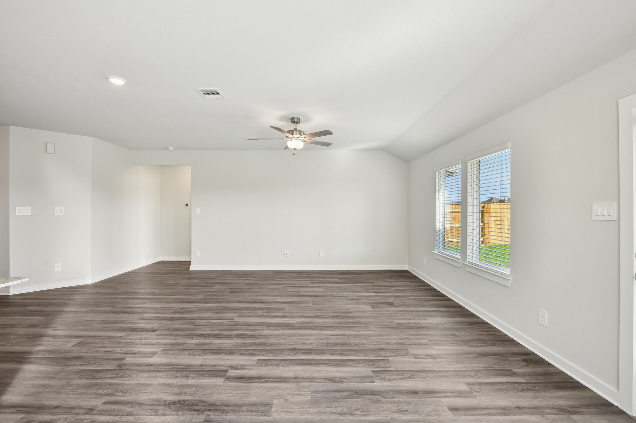 Houston - Wall Street Village - 6258 Brazos Trl, Richmond, TX -  006