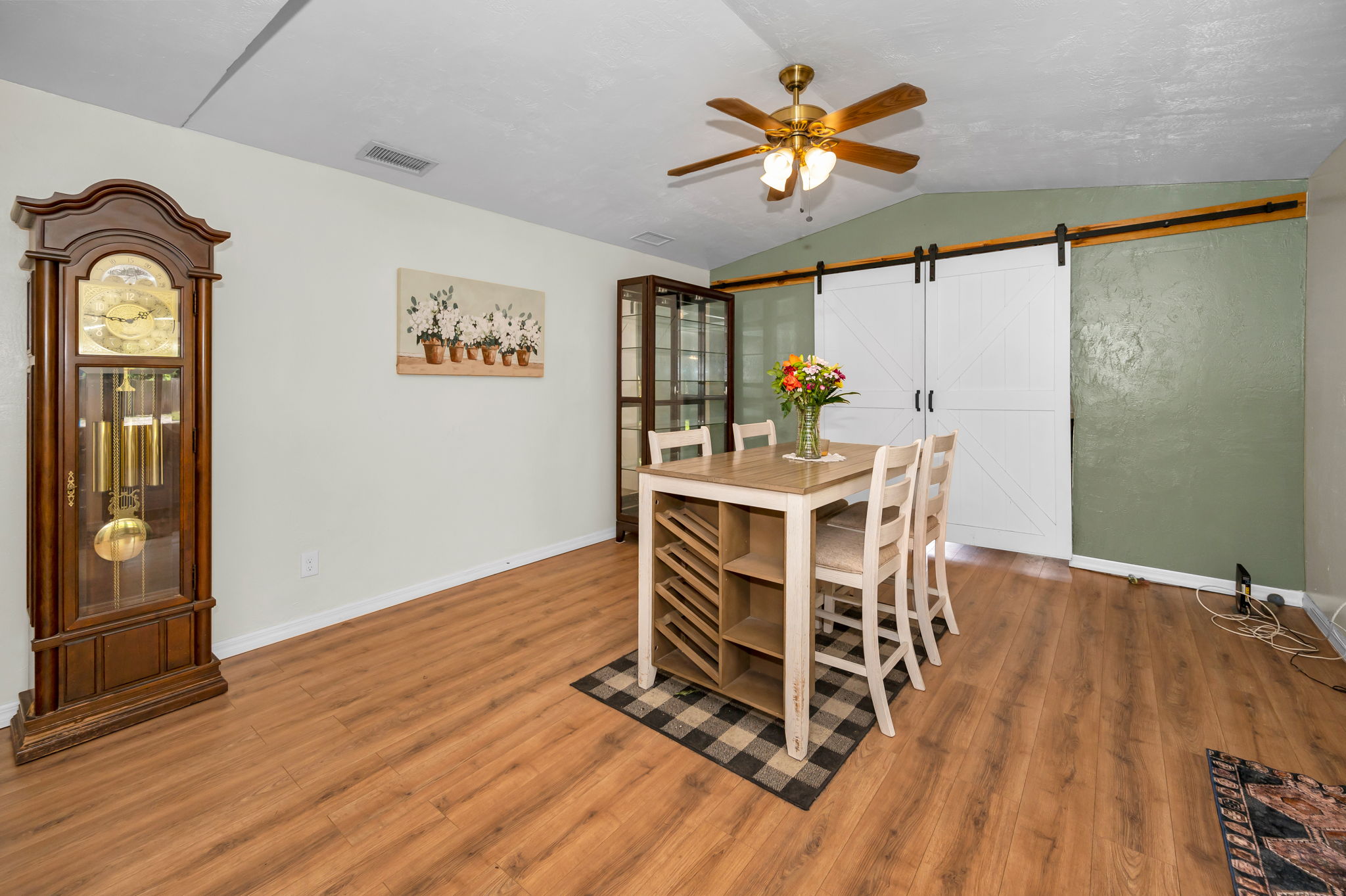 Dining Room2b