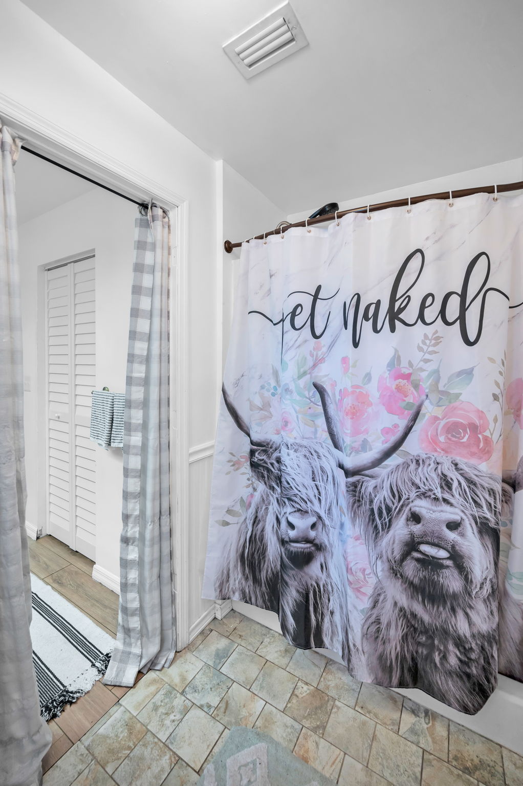 Master Bathroom1b