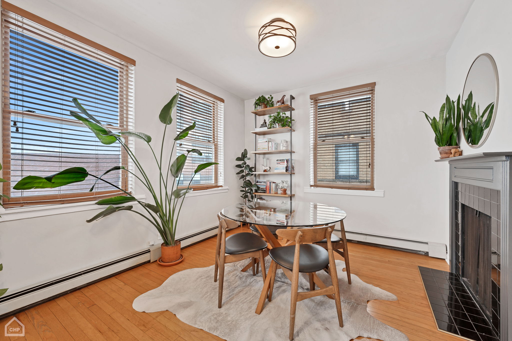 626 W Waveland Ave 4A_005