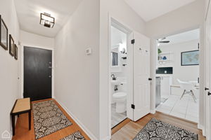 626 W Waveland Ave 4A_003