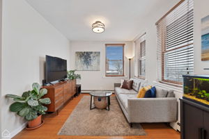 626 W Waveland Ave 4A_004