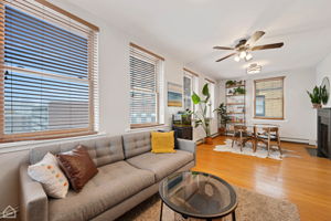 626 W Waveland Ave 4A_007