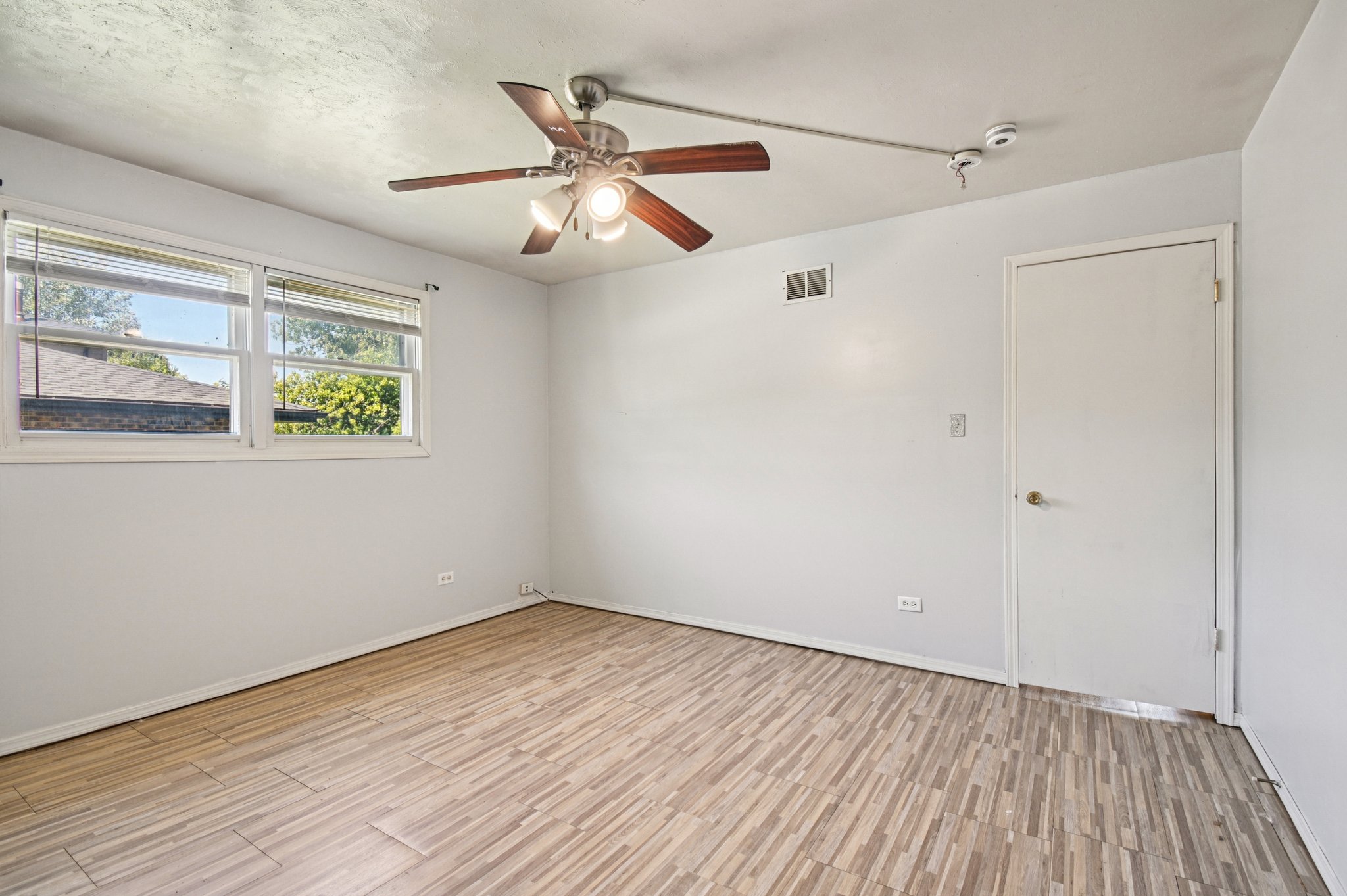 6260 Sunflower Dr-S0909-034.jpg