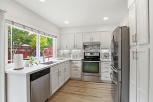 011_F8_6263 Mahan Dr