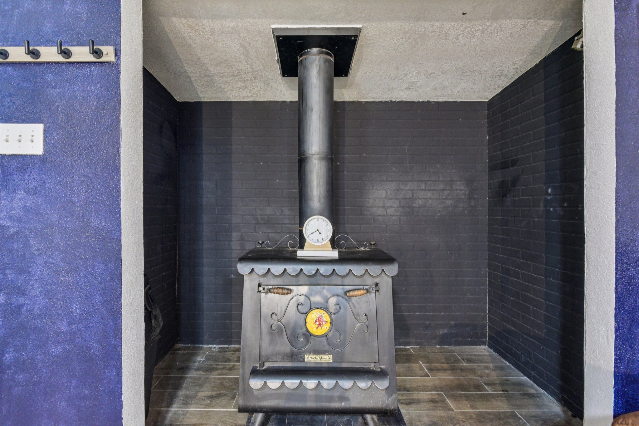 Apple Vly Dr-S1402-009.jpg