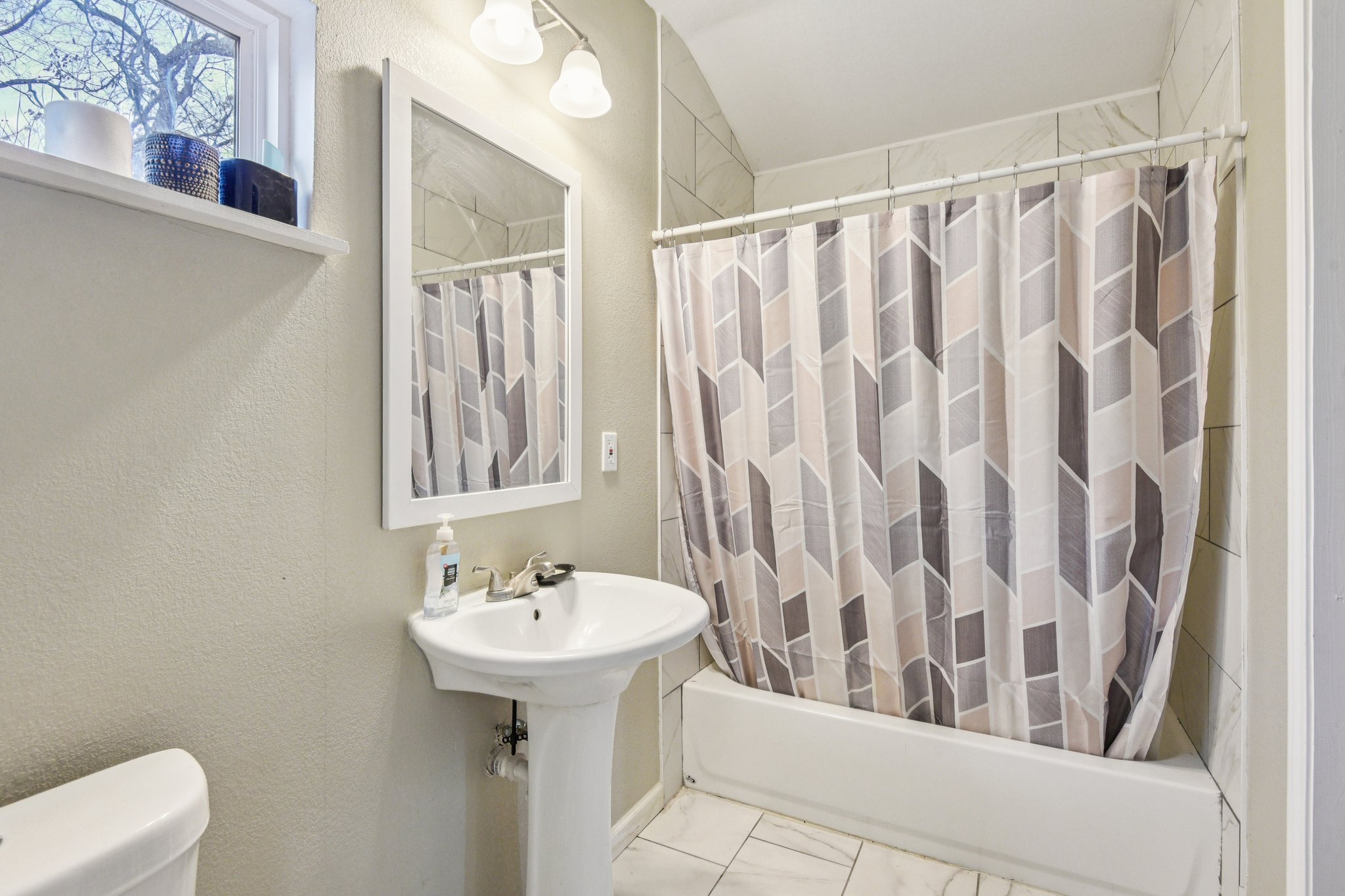 Apple Vly Dr-S1402-035.jpg