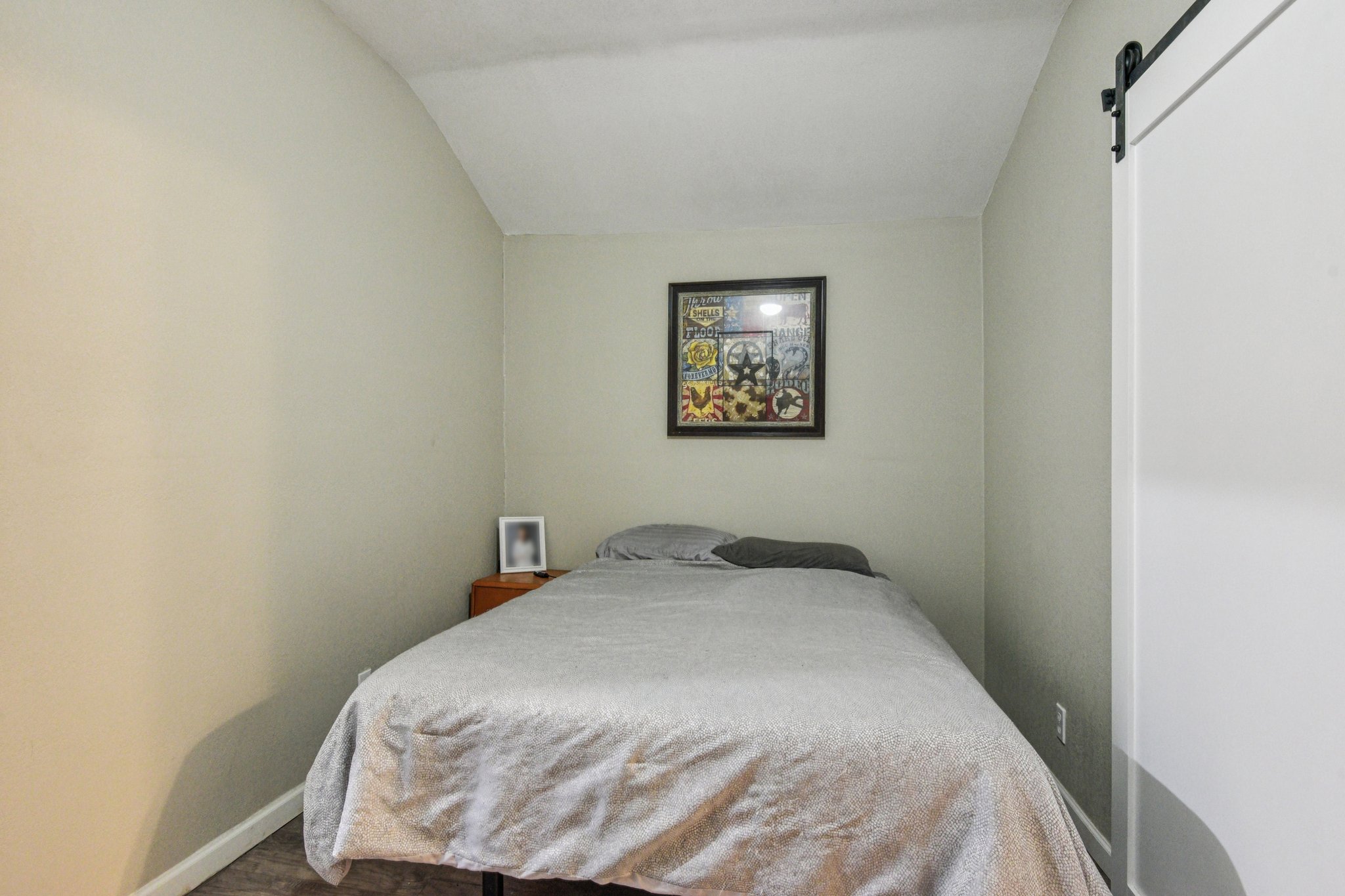 Apple Vly Dr-S1402-036.jpg