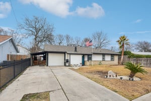 Apple Vly Dr-S1402-002.jpg