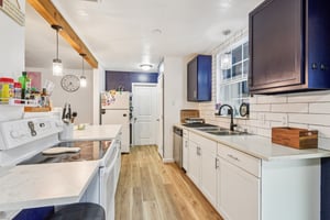 Apple Vly Dr-S1402-016.jpg