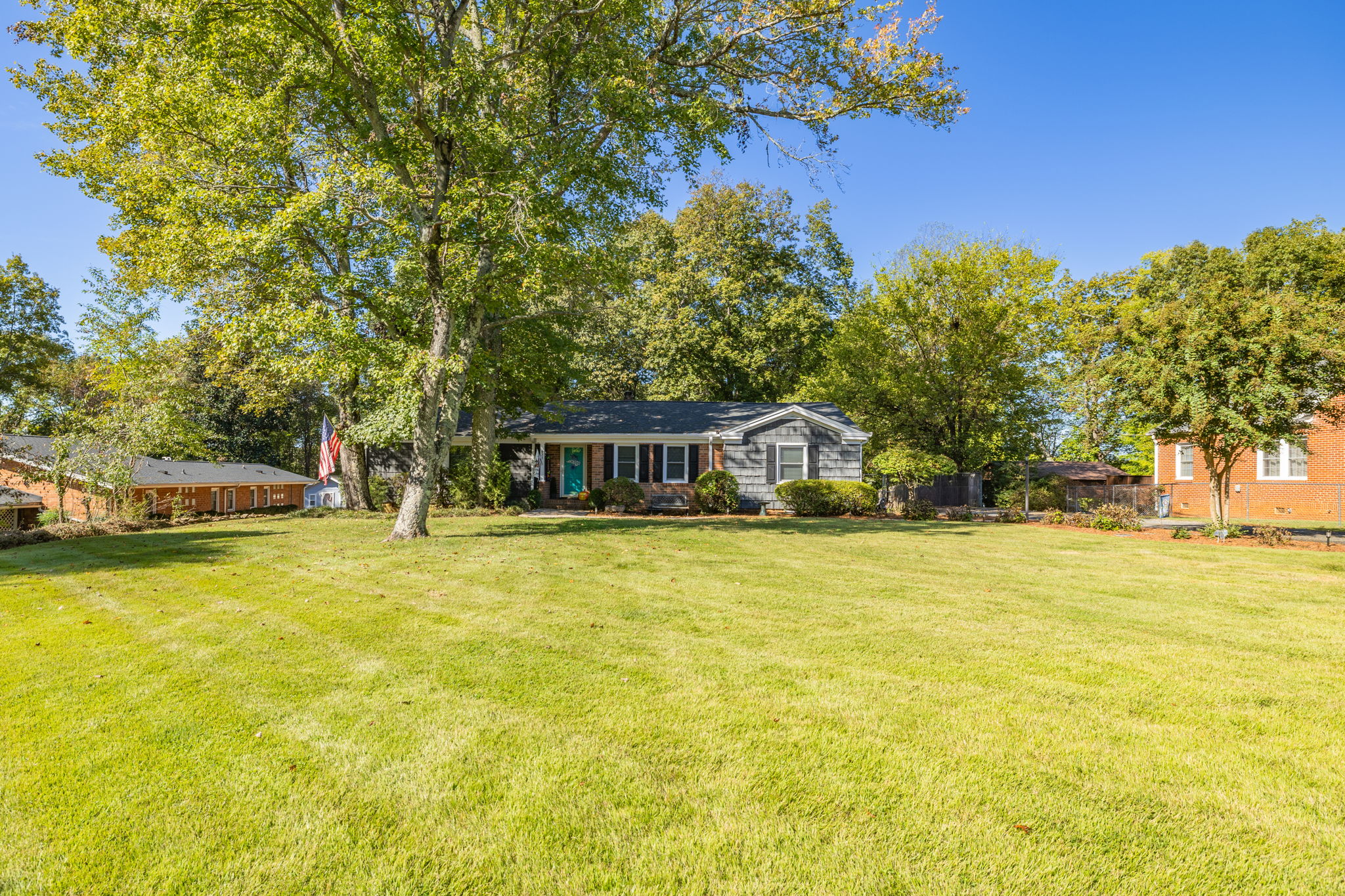 627 Highland Park Dr-2