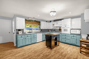 627 Highland Park Dr-10